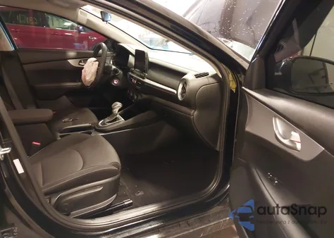 2024 Kia Forte Lxs z USA, uszkodzony, nr VIN 3KPF24ADXRE728474